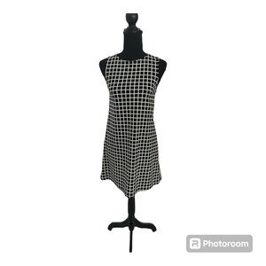 Short black and white dress